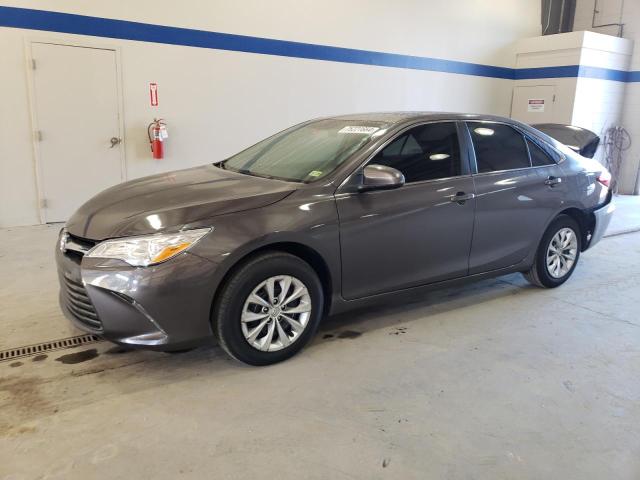 2017 Toyota Camry Le за продажба в Sandston, VA - Rear End