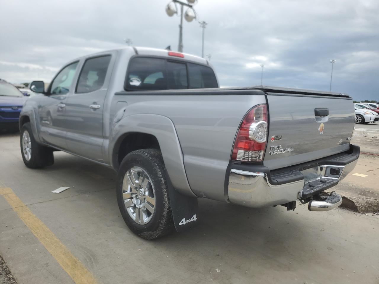 2015 Toyota Tacoma - Image 2