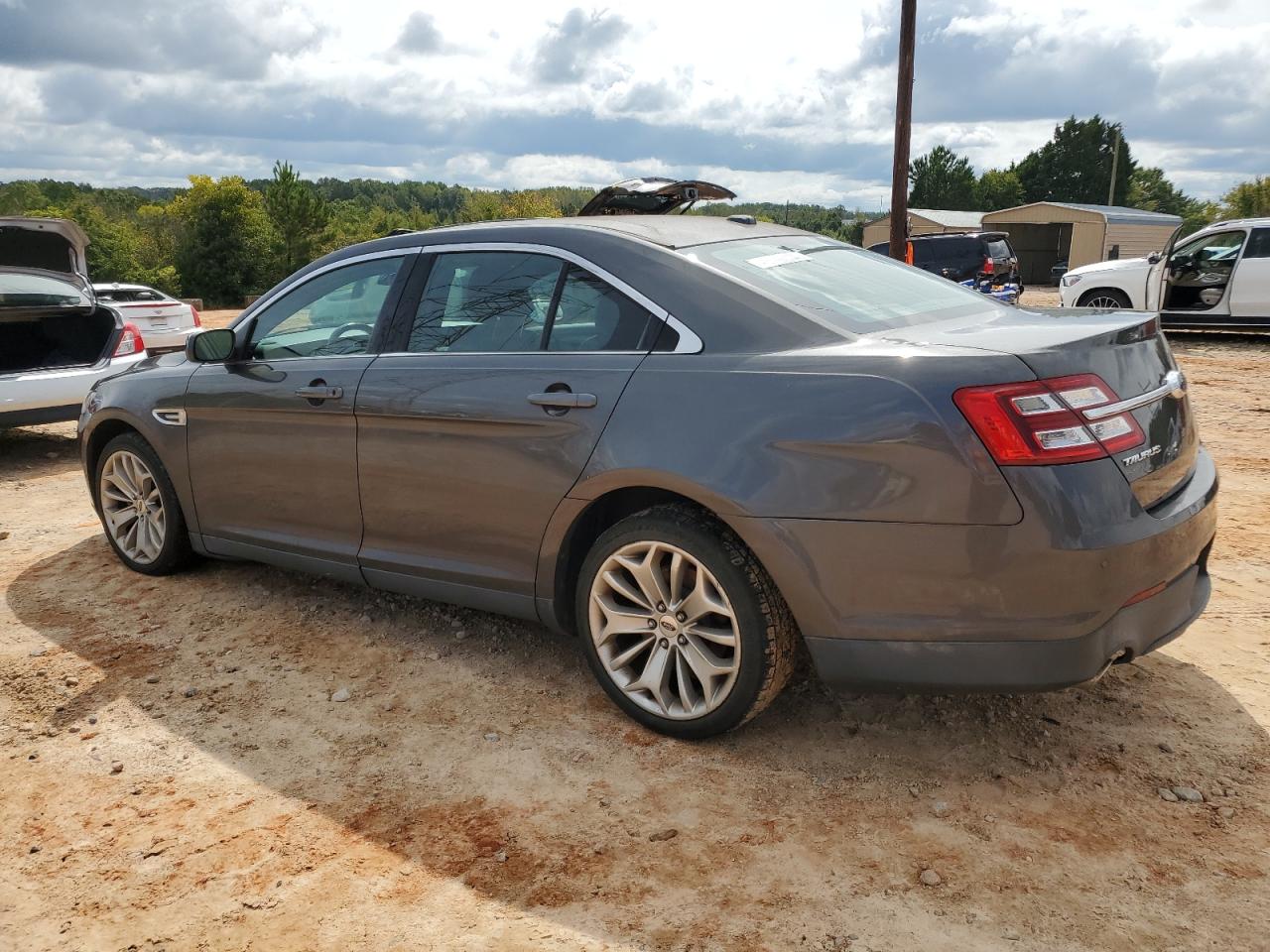 2017 Ford Taurus - Image 2