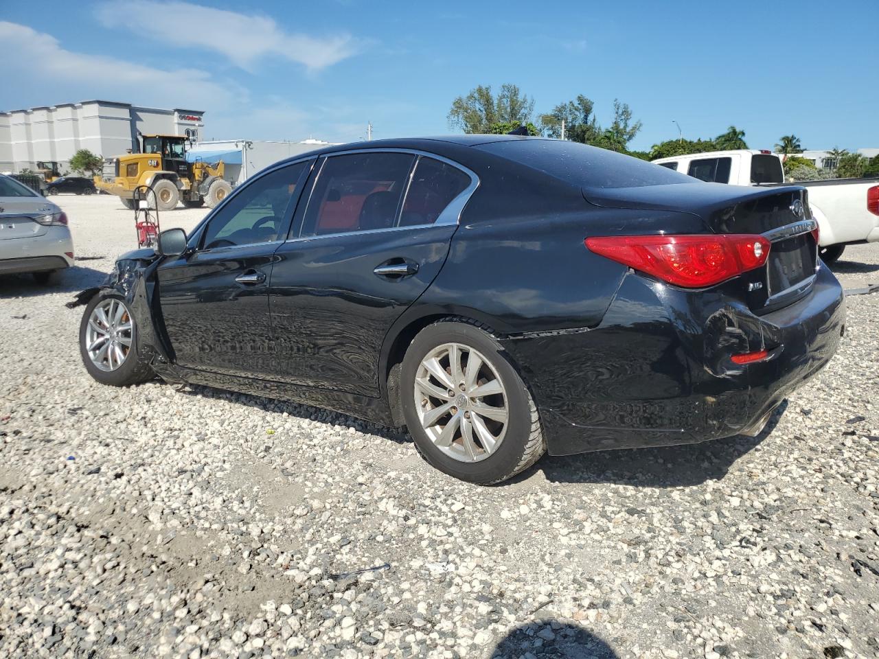 2015 Infiniti Q50 - Image 2