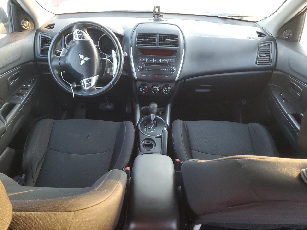 2013 Mitsubishi Outlander - Image 8
