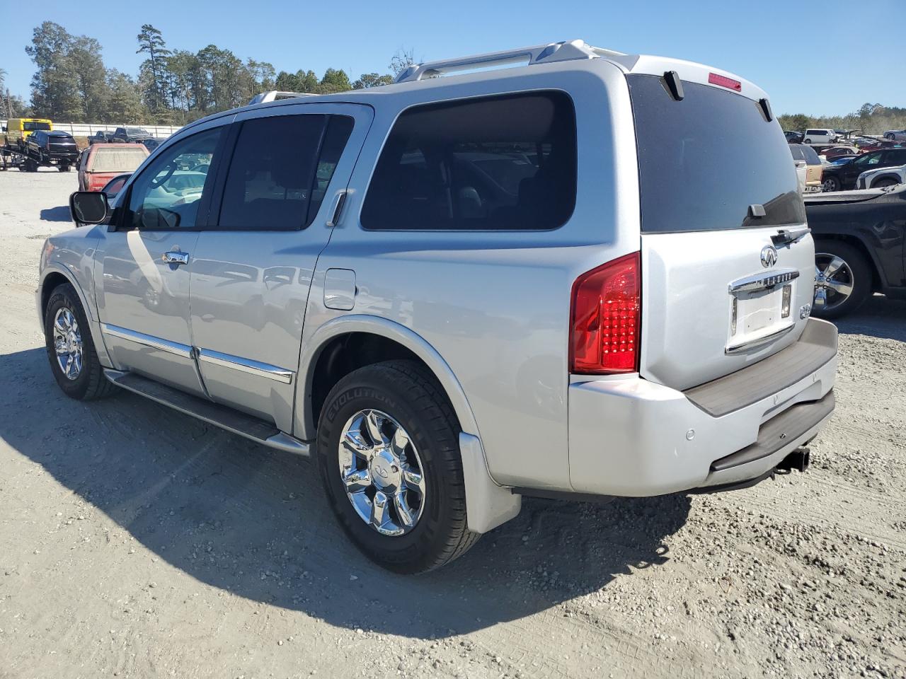 2006 Infiniti QX56 - Image 2