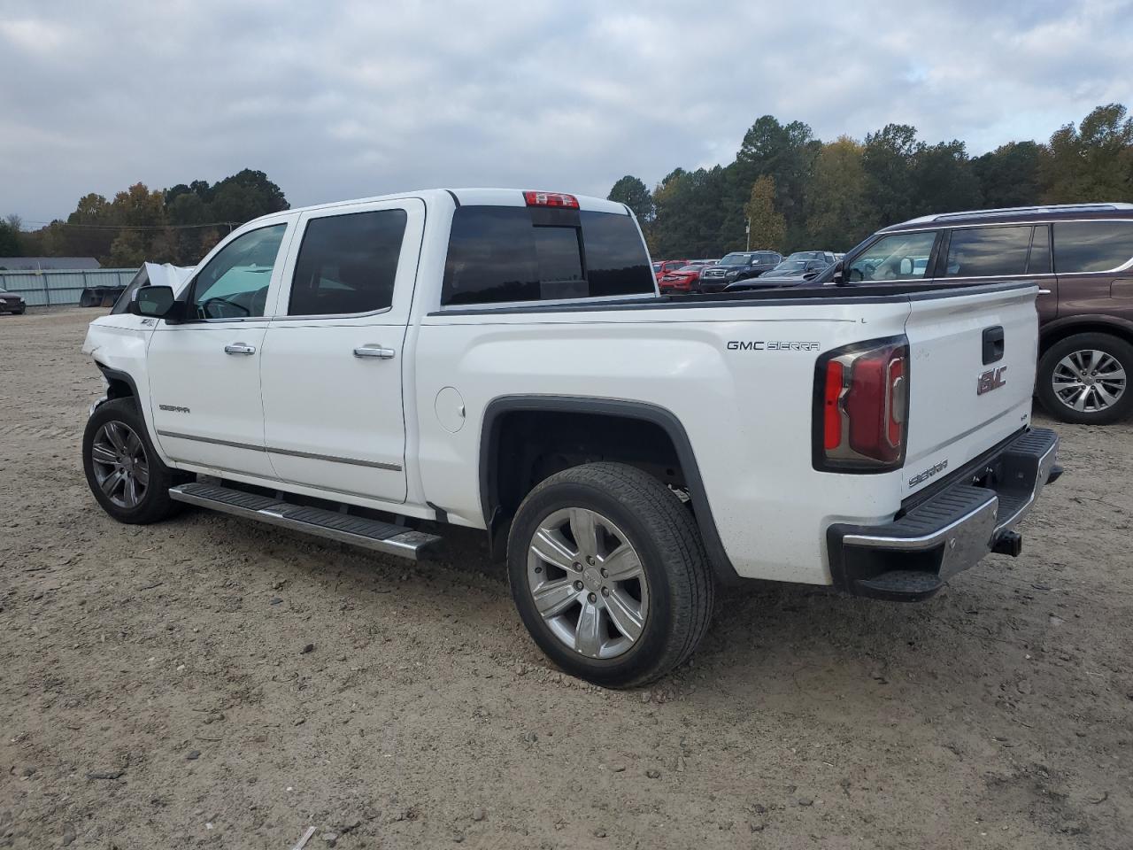 2016 GMC Sierra - Image 2