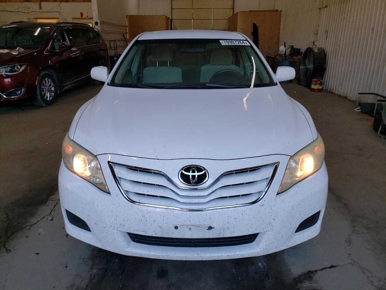 2011 Toyota Camry - Image 5