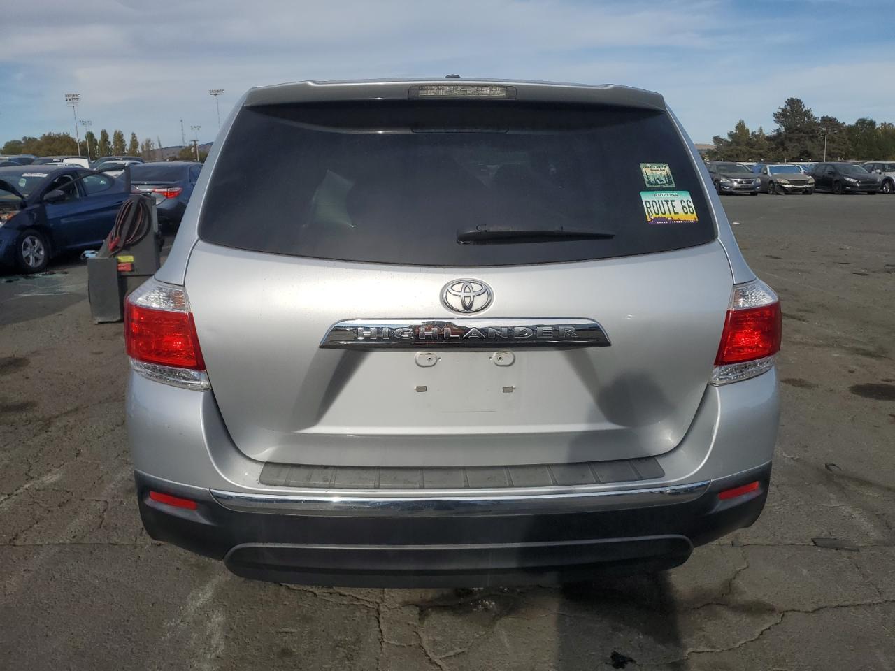 5TDZA3EH8CS024438 2012 Toyota Highlander Base