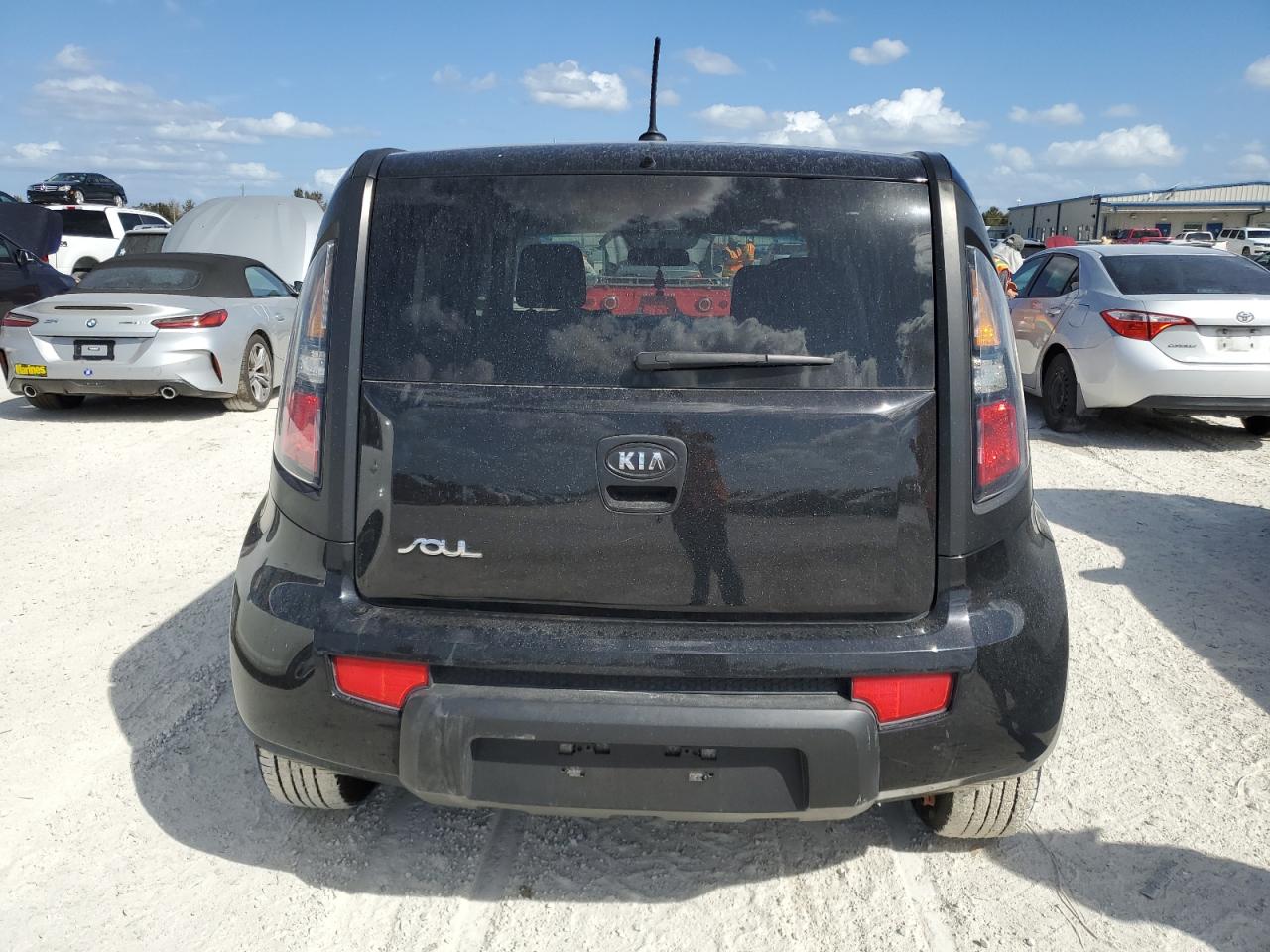 2011 Kia Soul + VIN: KNDJT2A24B7351026 Lot: 77306424