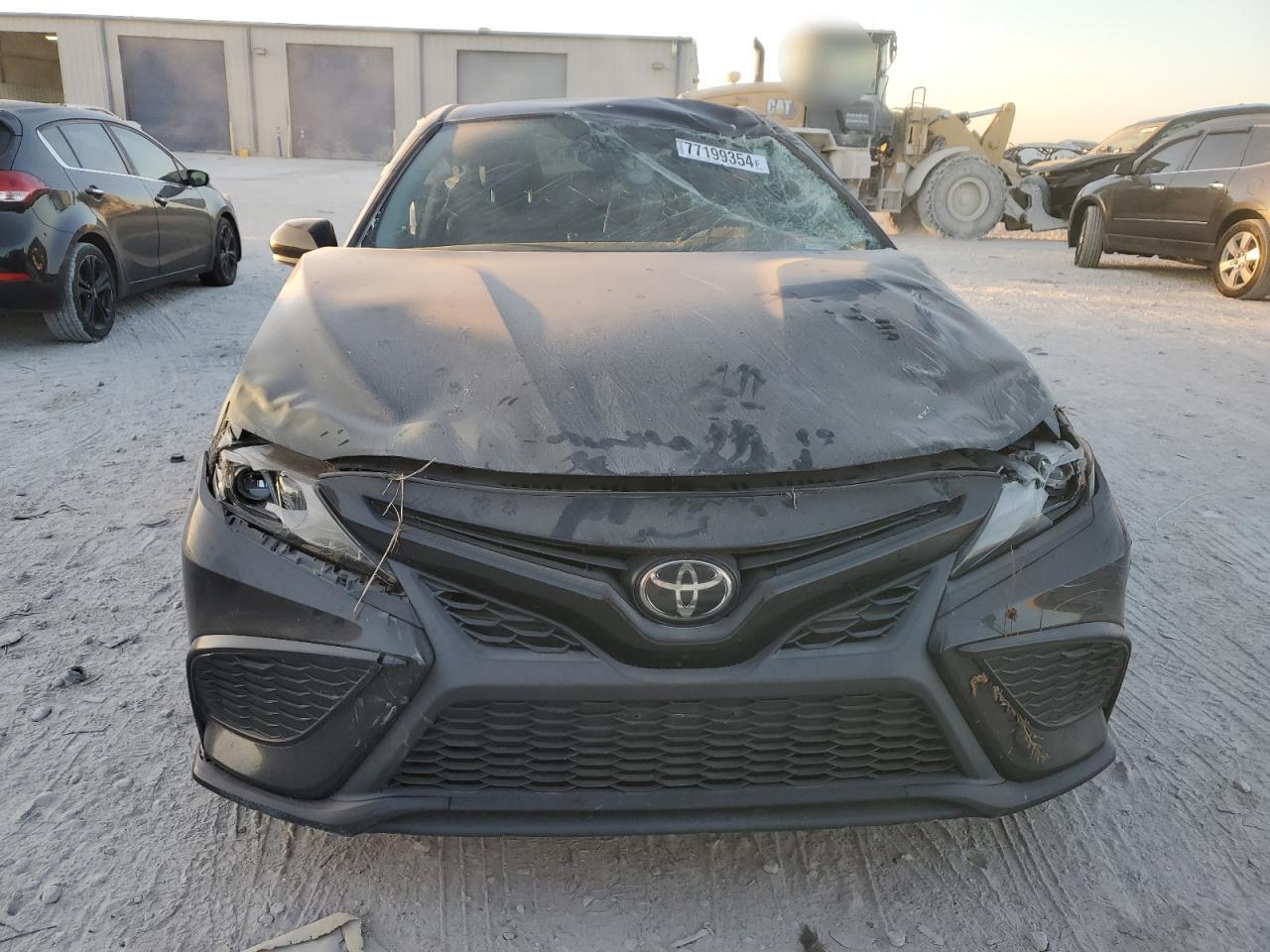2021 Toyota Camry - Image 5