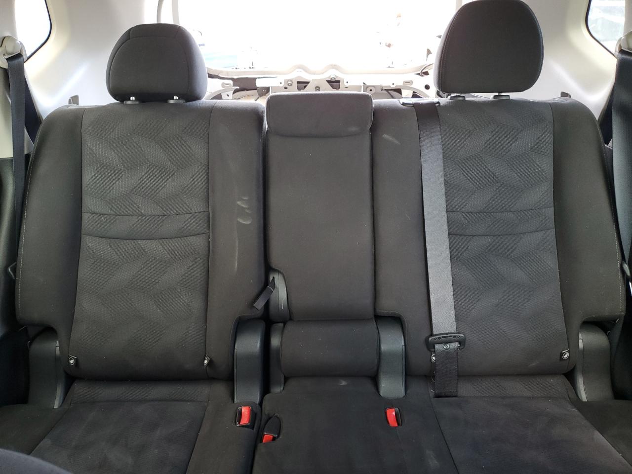 2015 Nissan Rogue - Image 10