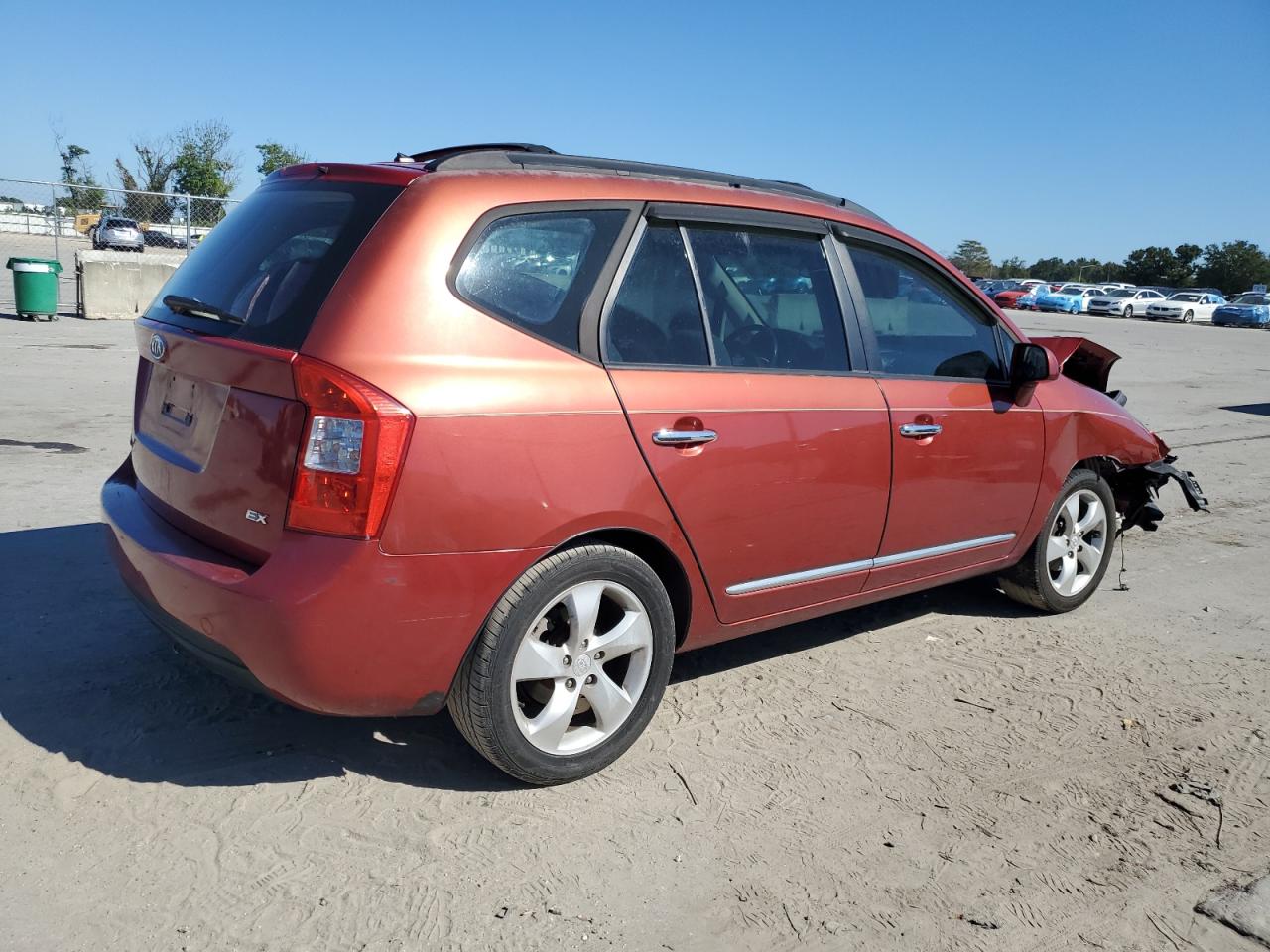 2008 Kia Rondo - Image 3