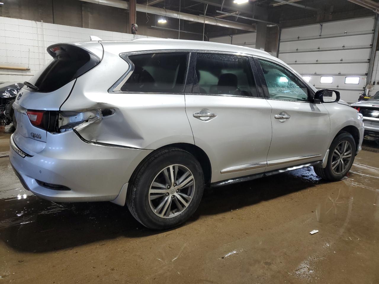 2017 Infiniti QX60 - Image 3