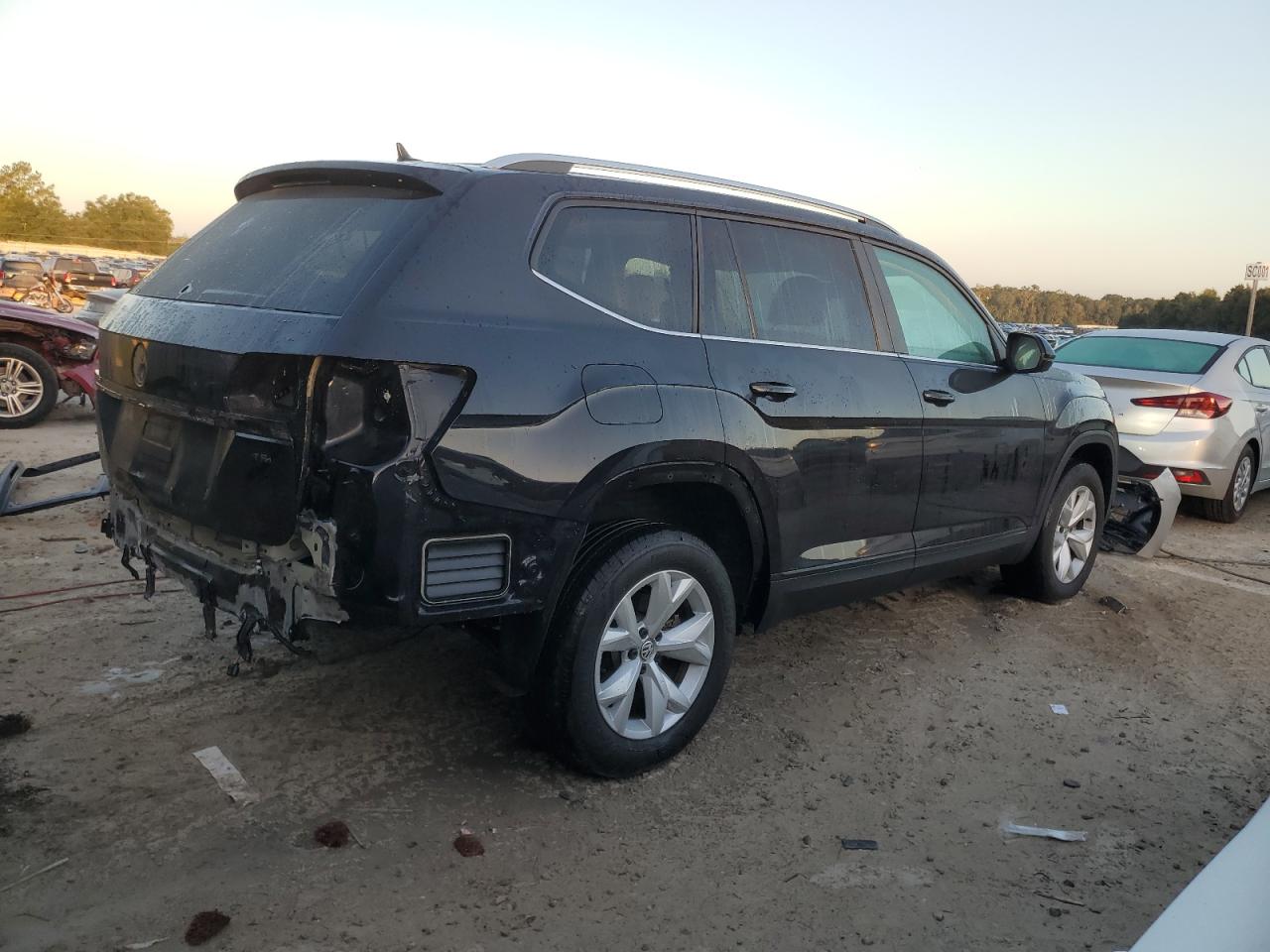 2018 Volkswagen Atlas - Image 3