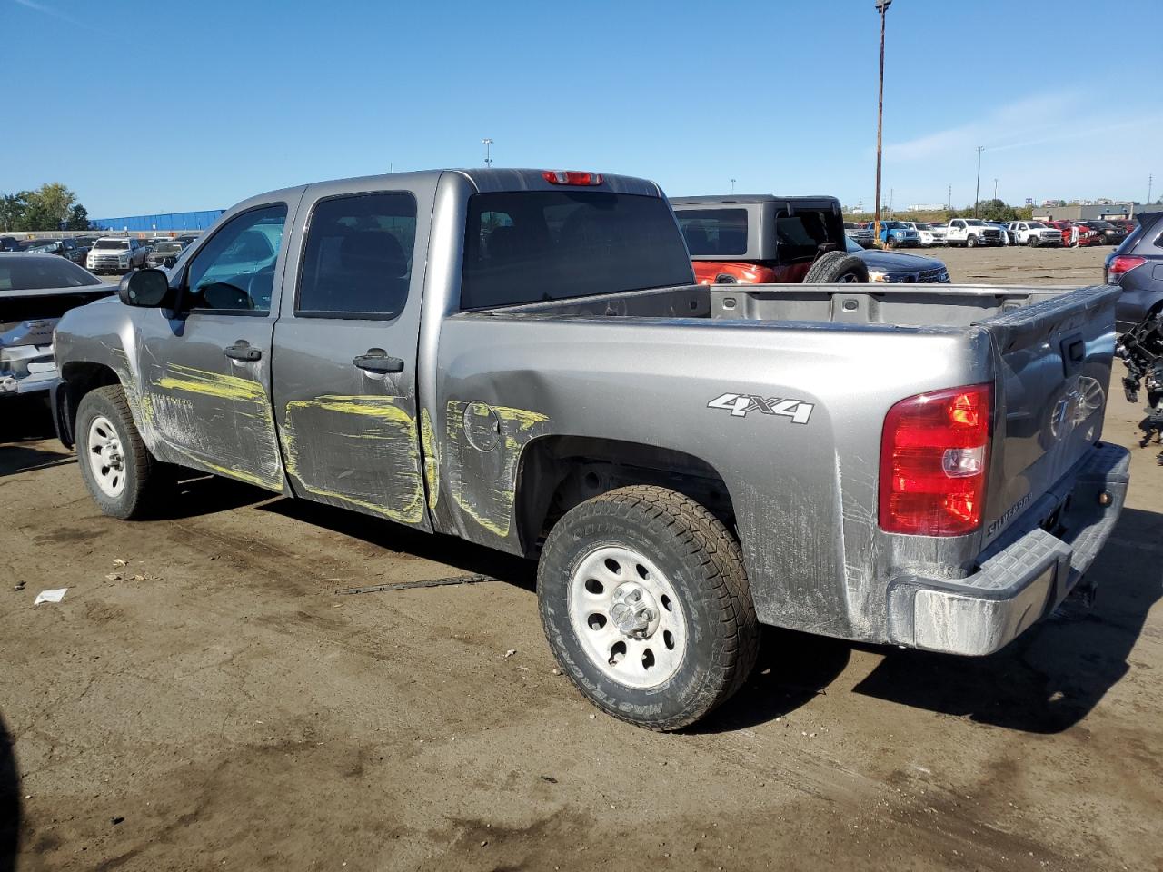 2013 Chevrolet Silverado - Image 2