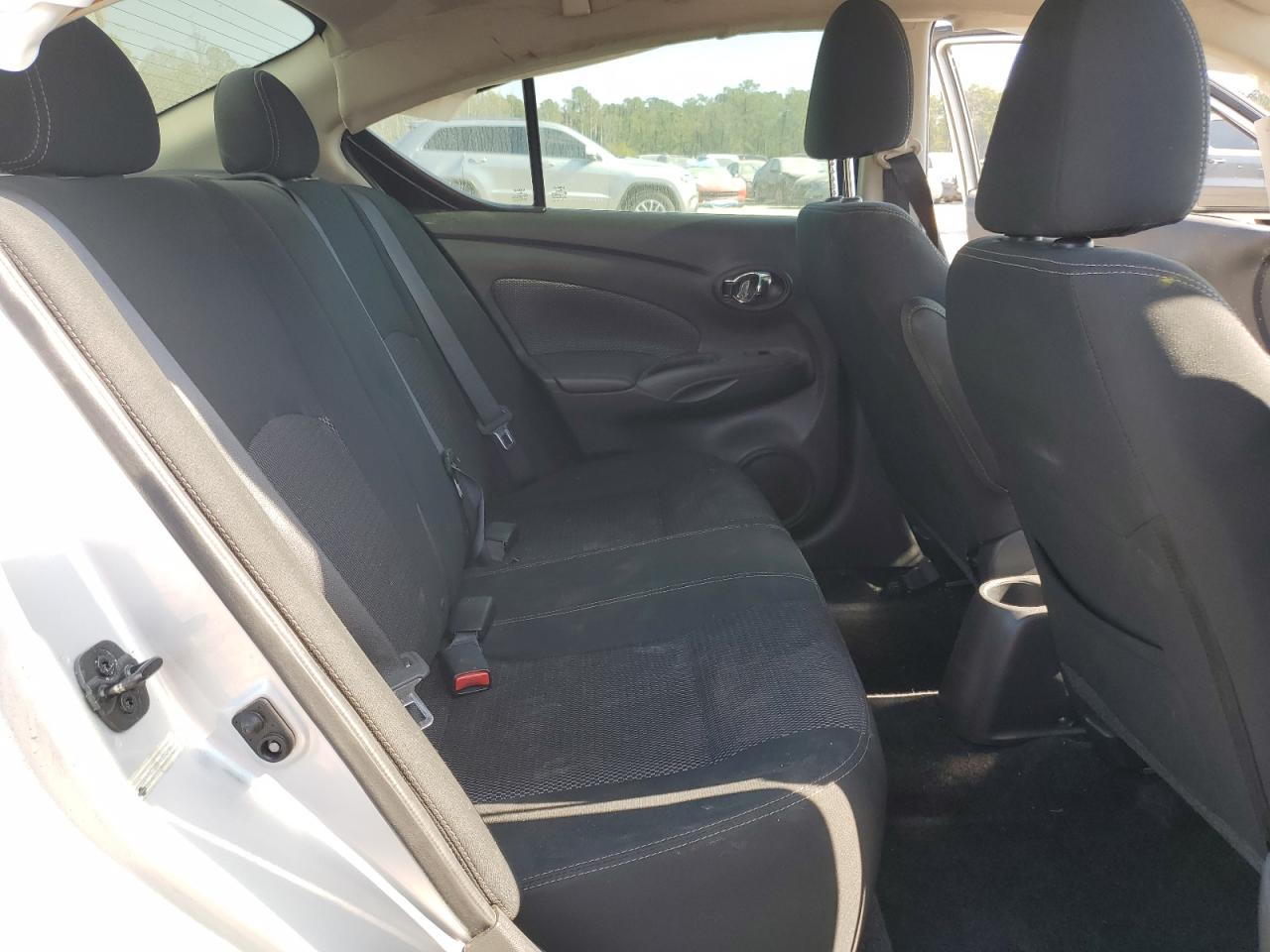 2018 Nissan Versa - Image 10