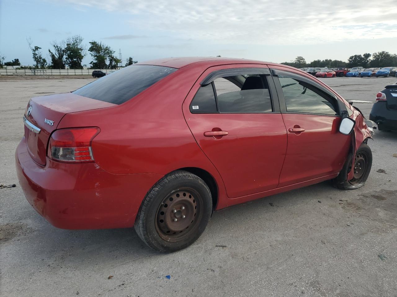 2011 Toyota Yaris - Image 3