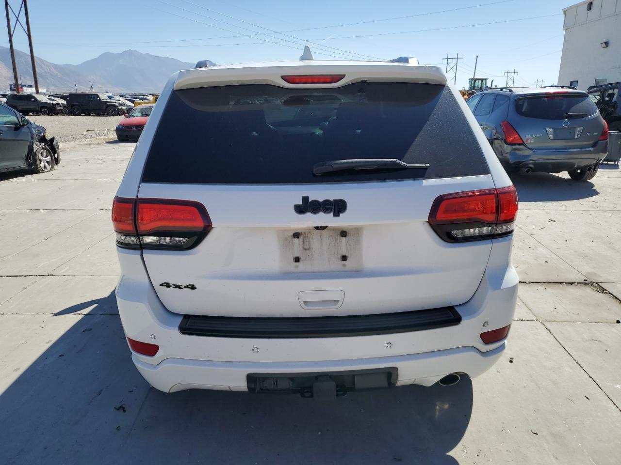 1C4RJFAG4HC863803 2017 Jeep Grand Cherokee Laredo