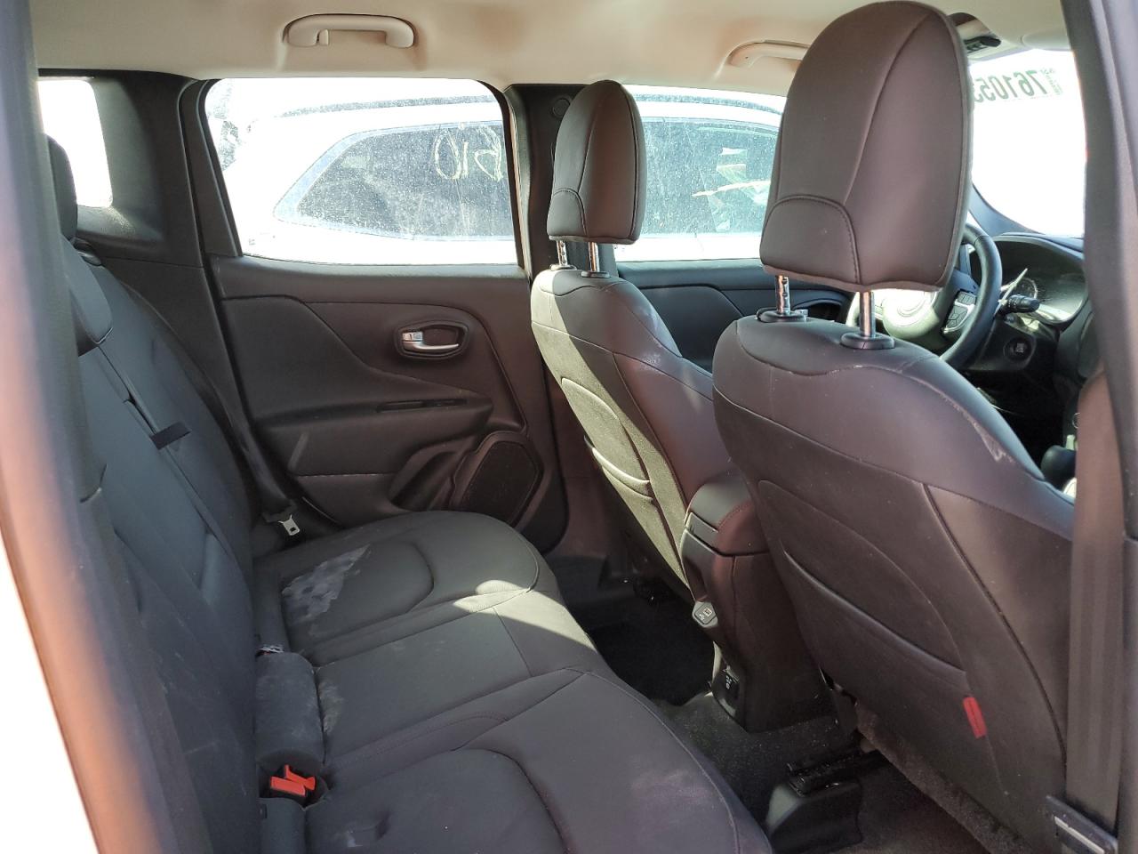 2020 Jeep Renegade - Image 11