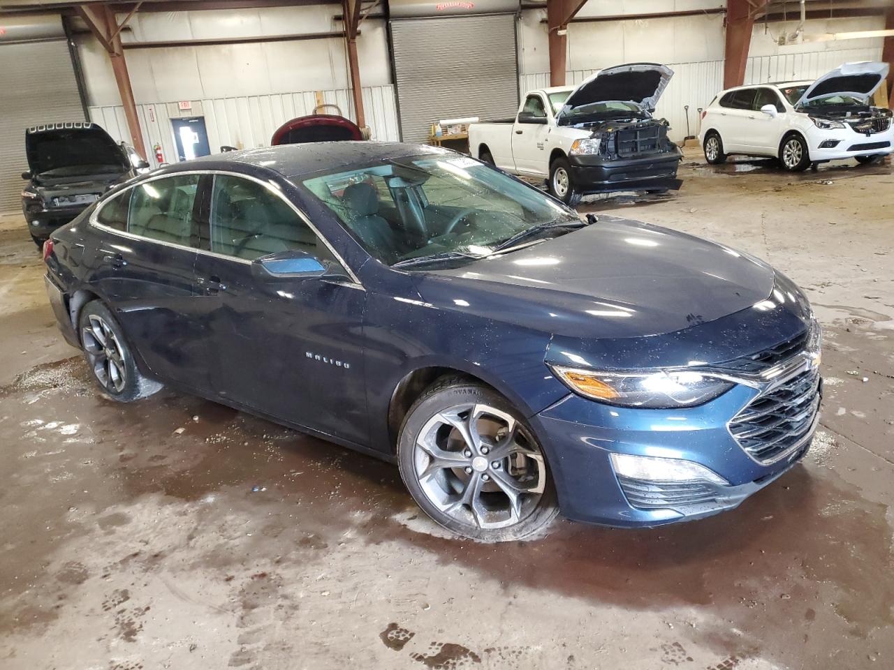 2022 Chevrolet Malibu - Image 4