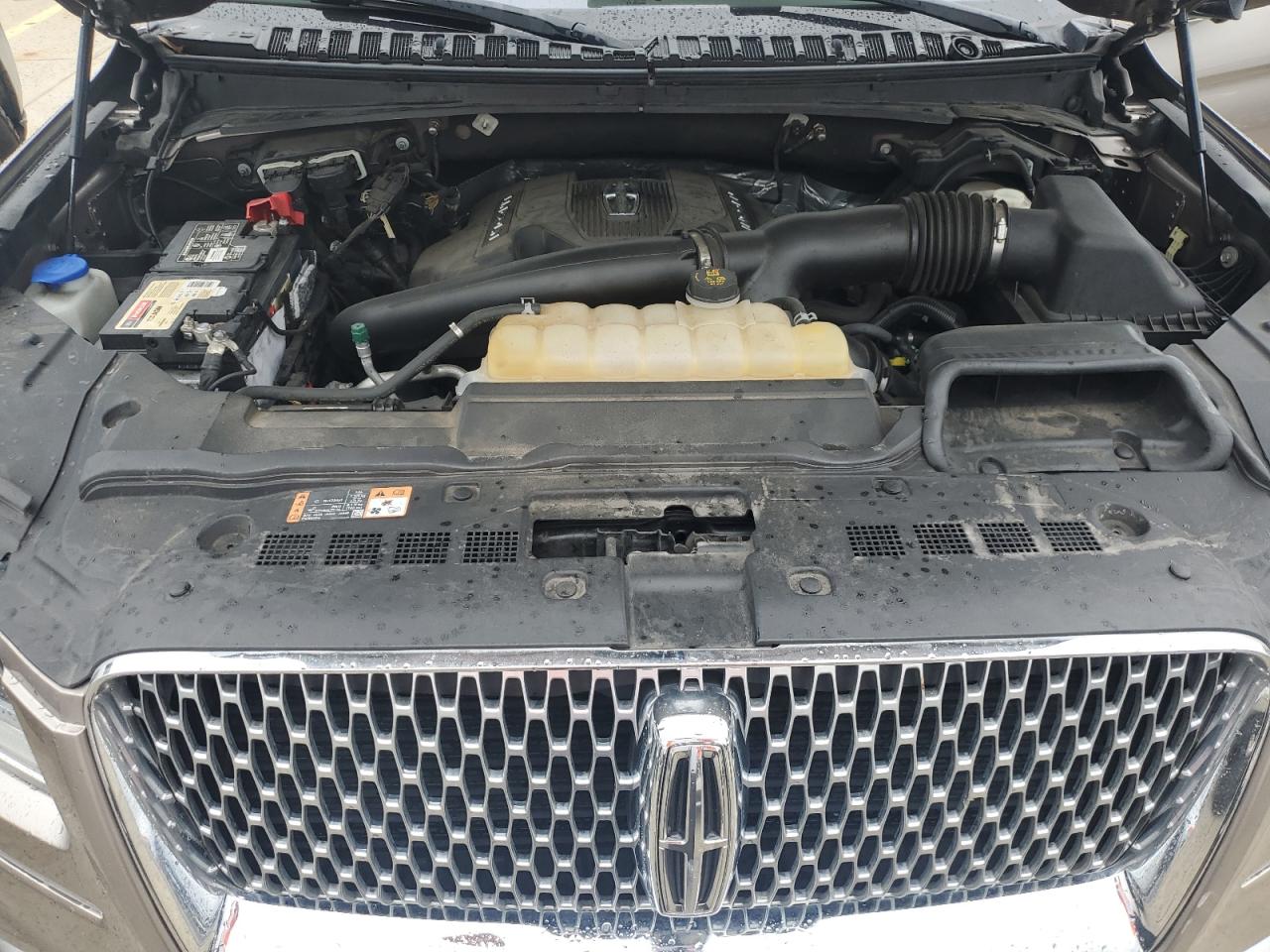 5LMJJ2LT0JEL14019 2018 Lincoln Navigator Reserve