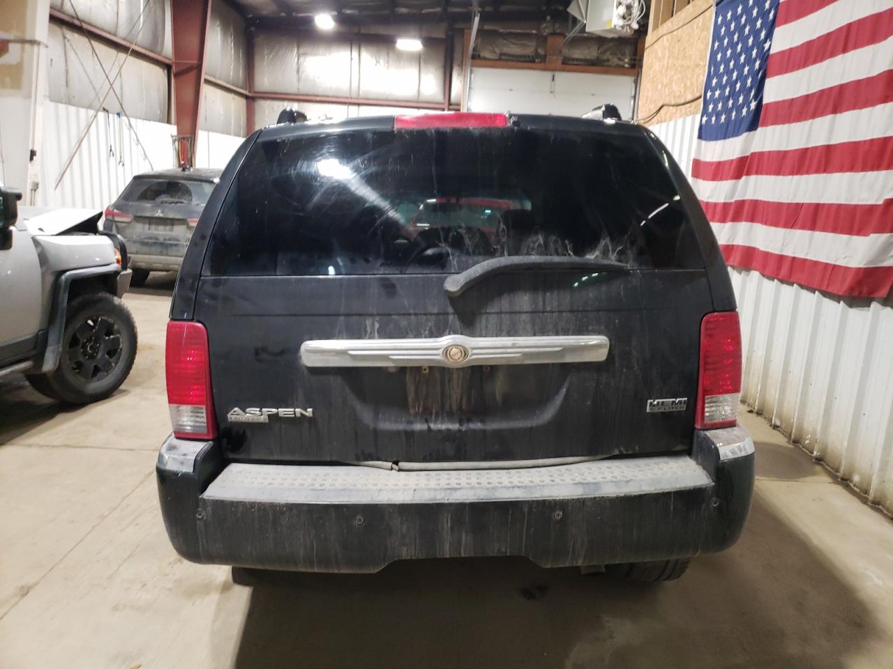 2008 Chrysler Aspen - Image 6