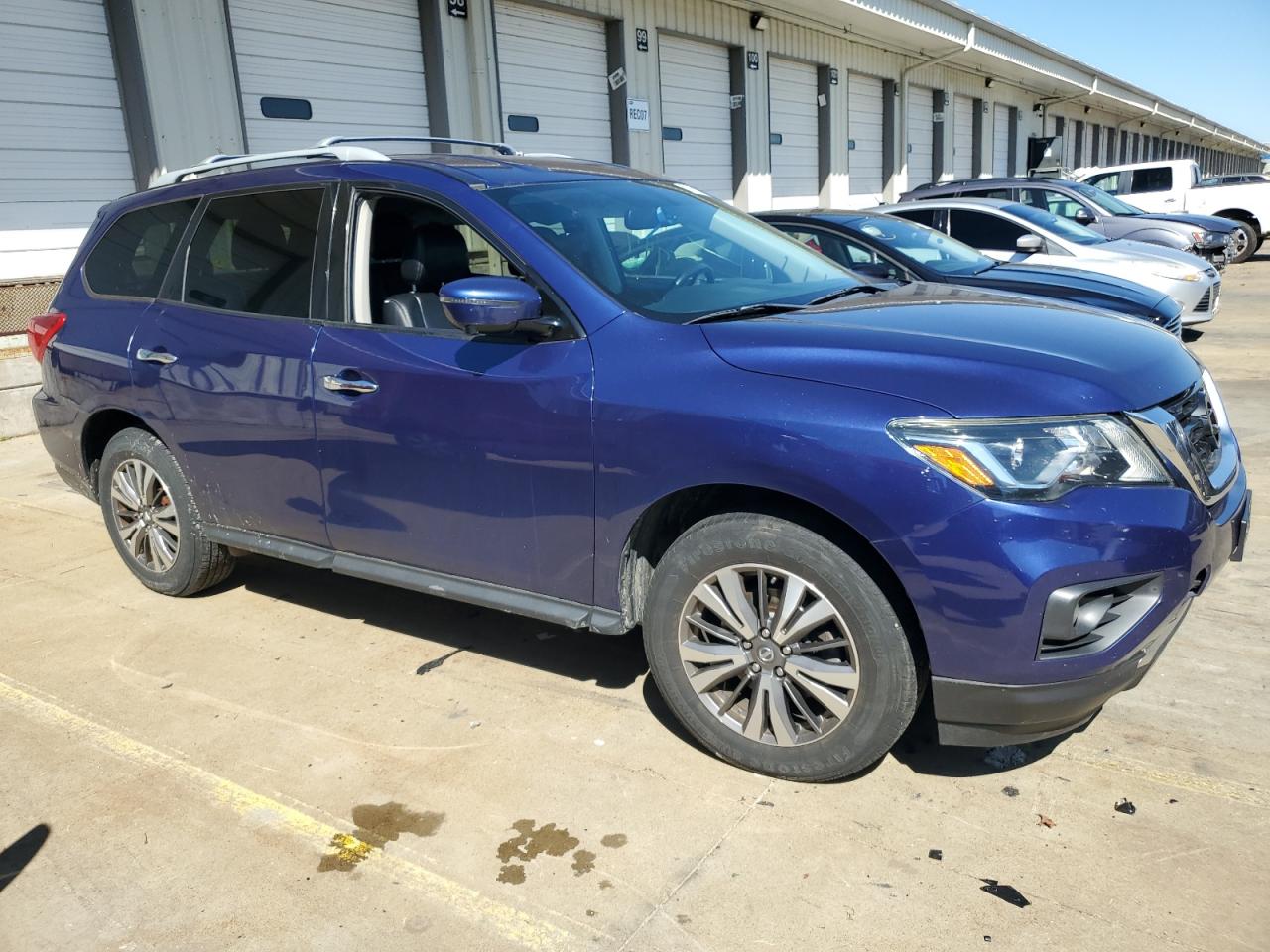 2017 Nissan Pathfinder - Image 4