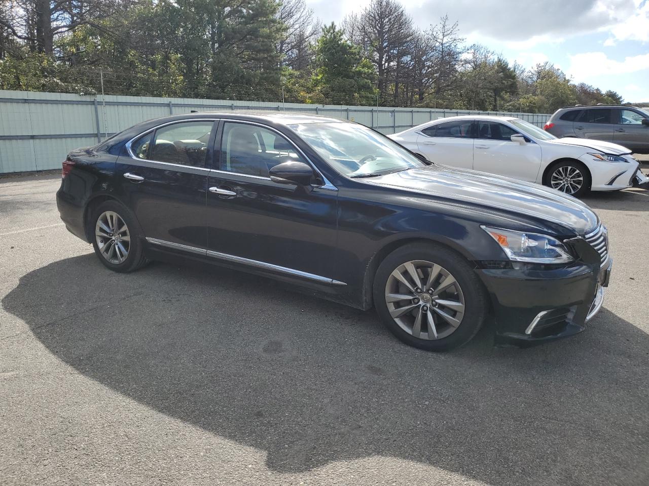 2016 Lexus LS - Image 4