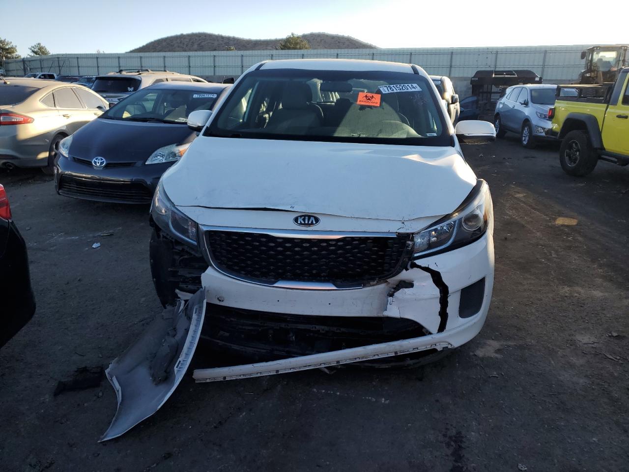 2017 Kia Sedona - Image 5