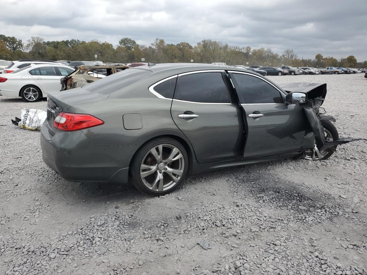 2012 Infiniti M - Image 3