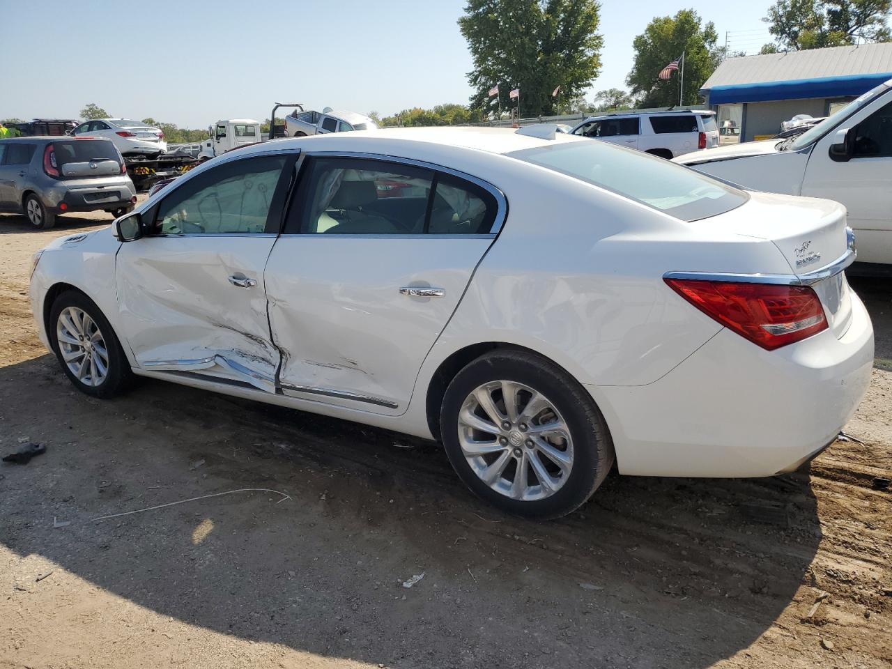 1G4GB5G3XGF179768 2016 Buick Lacrosse