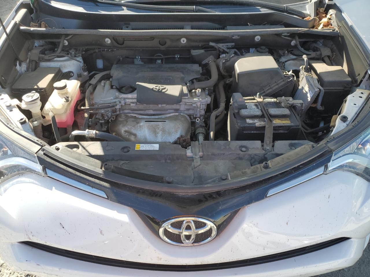 2T3ZFREV6GW290555 2016 Toyota Rav4 Le