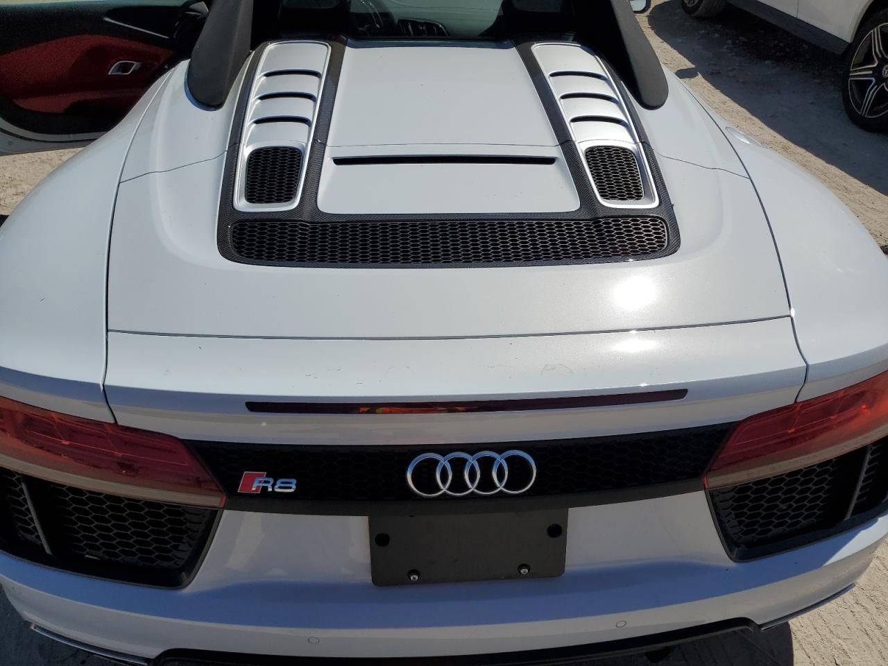 2018 Audi R8 Spyder VIN: WUAVACFX1J7900121 Lot: 75092964