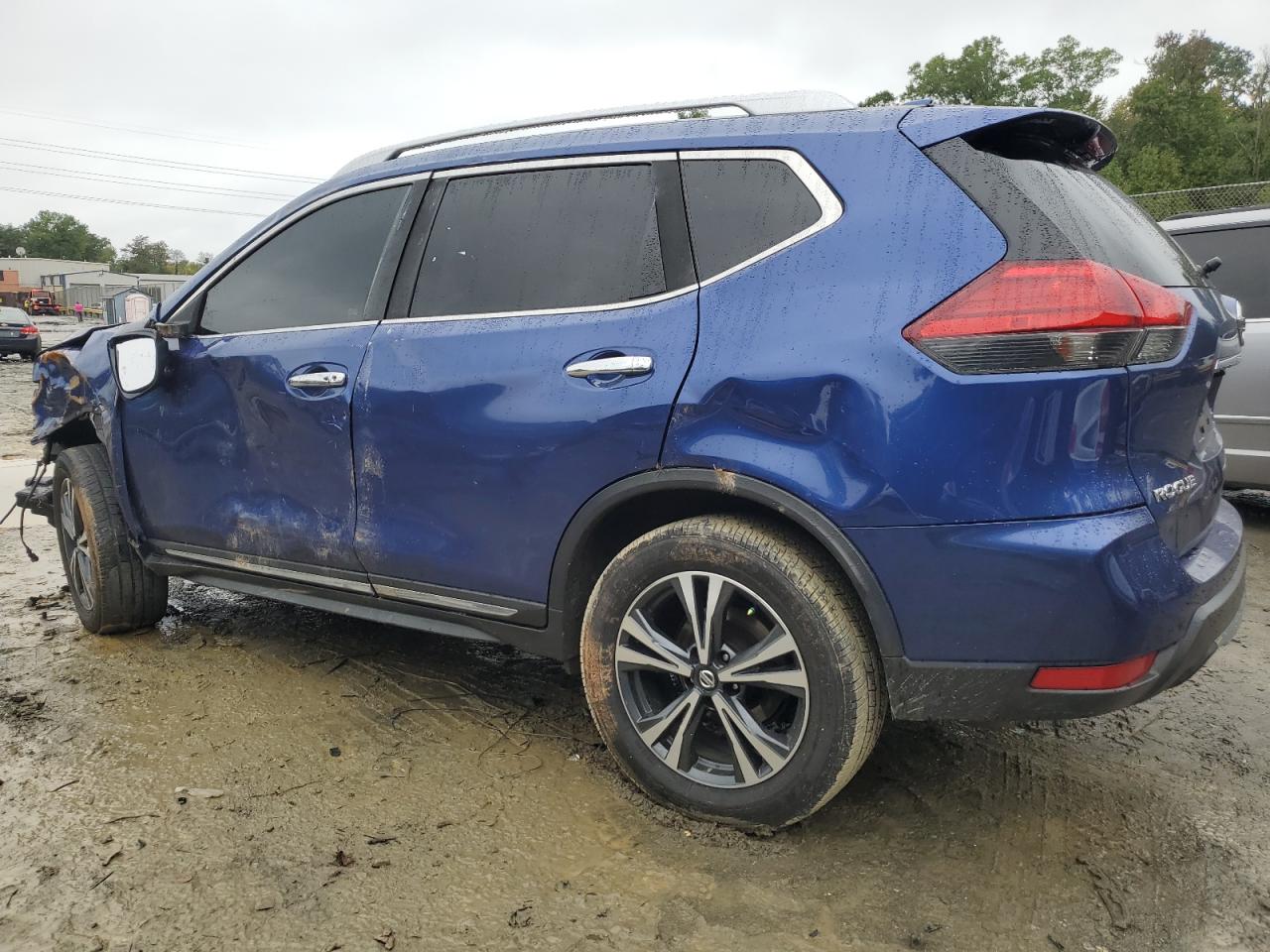 2017 Nissan Rogue - Image 2