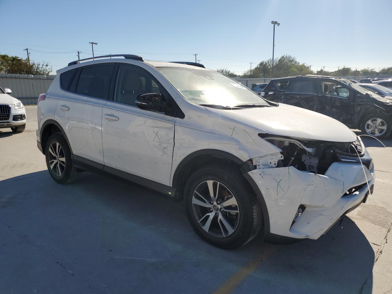 VIN JTMWFREV1JJ208014 2018 TOYOTA RAV4 no.4