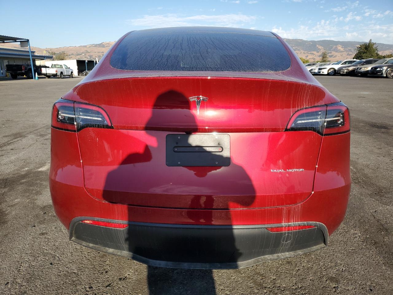 2024 Tesla Model Y VIN: 7SAYGAEE2RF086437 Lot: 77998464