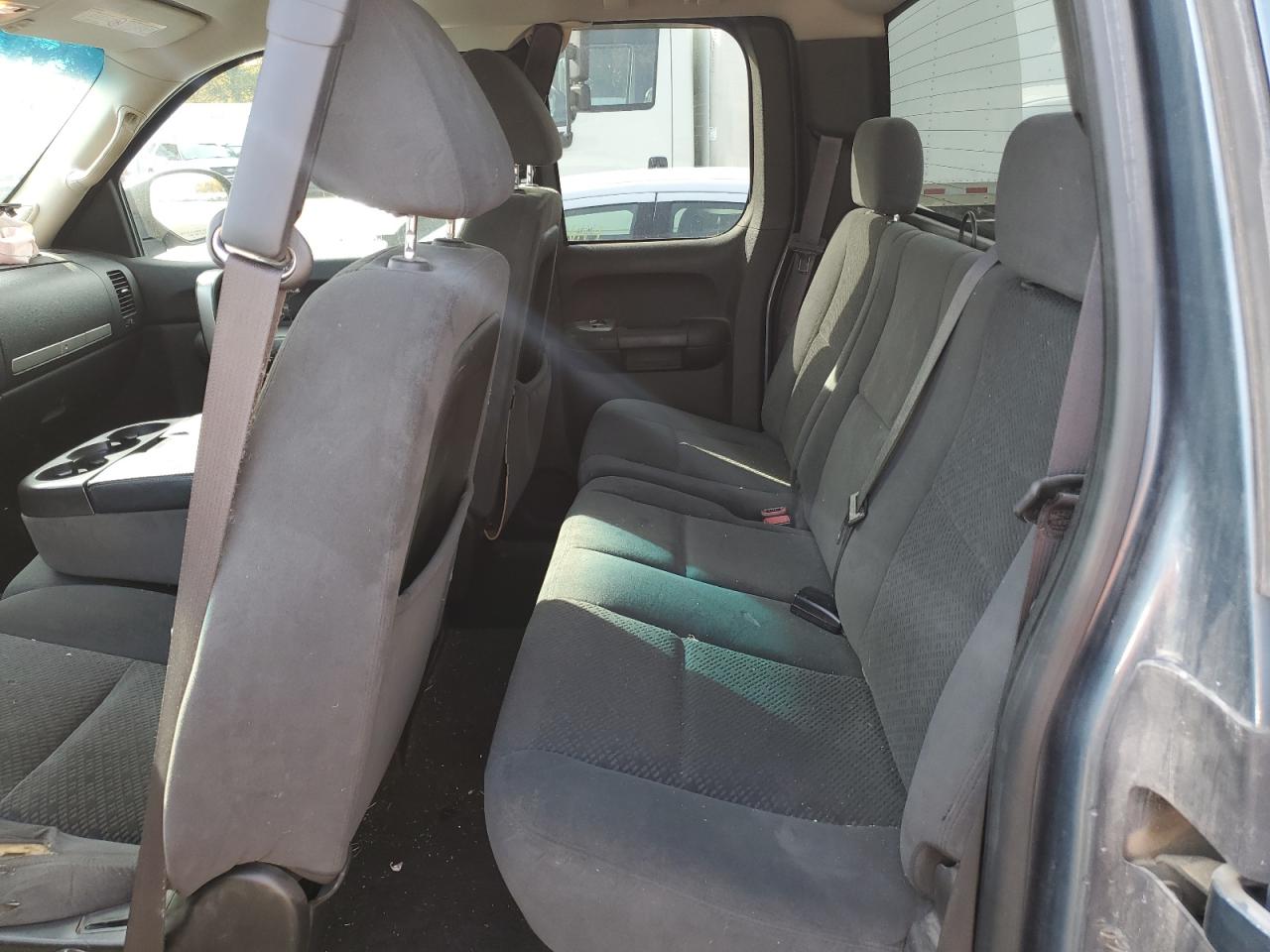2008 Chevrolet Silverado - Image 10