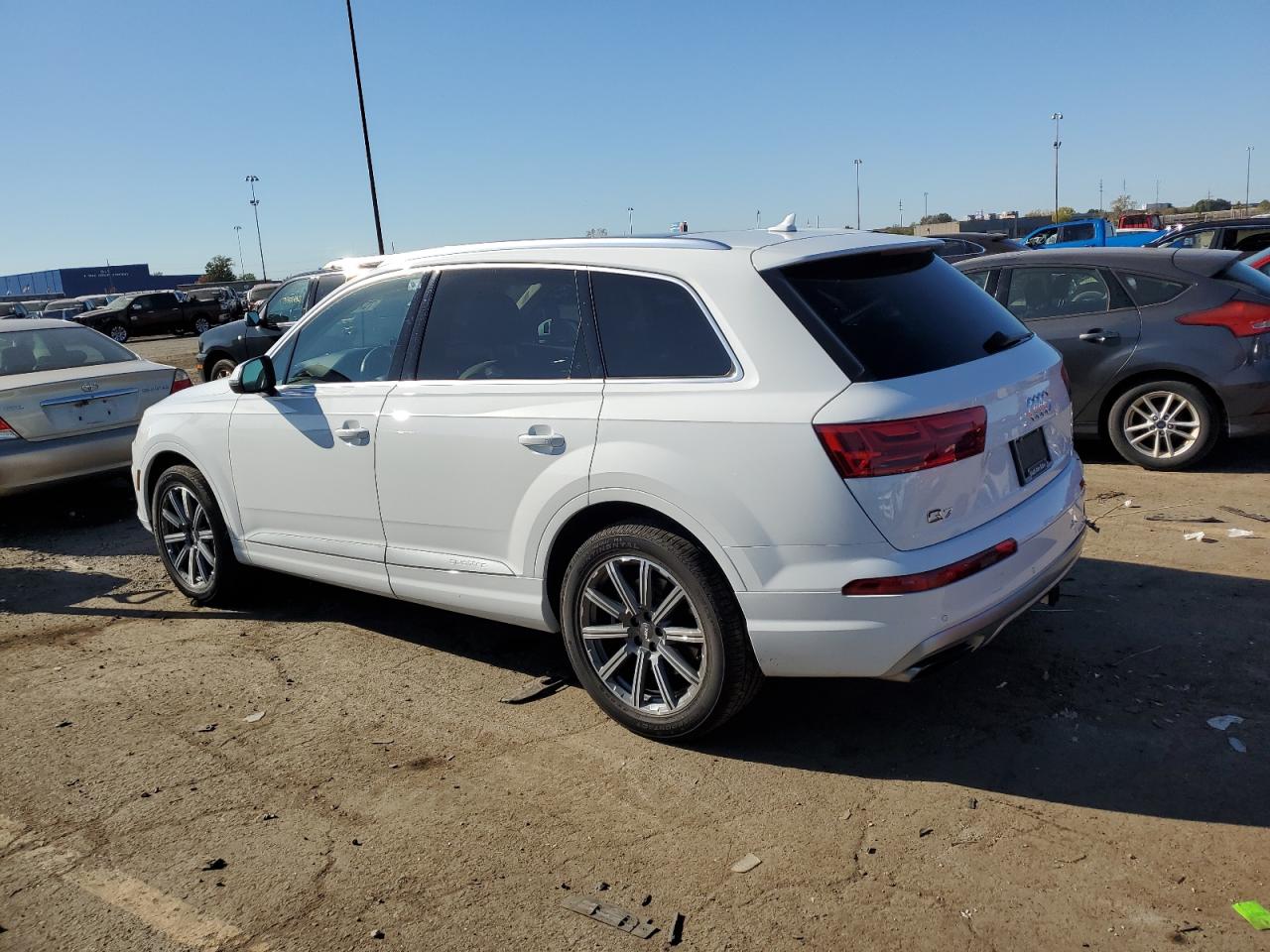 2017 Audi Q7 Premium Plus VIN: WA1LAAF75HD050587 Lot: 75790834