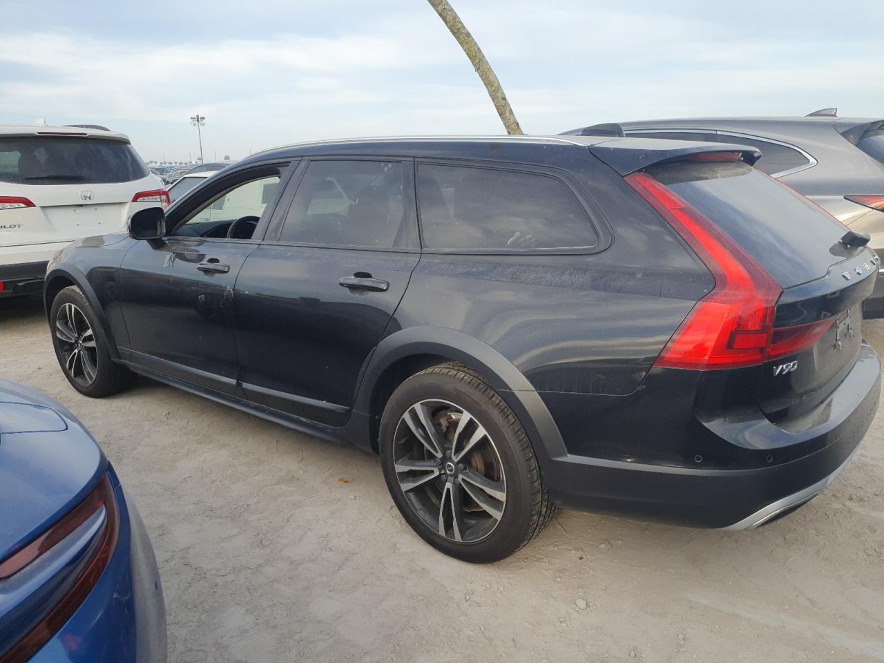 YV4102NK7J1020104 2018 Volvo V90 Cross Country T5 Momentum