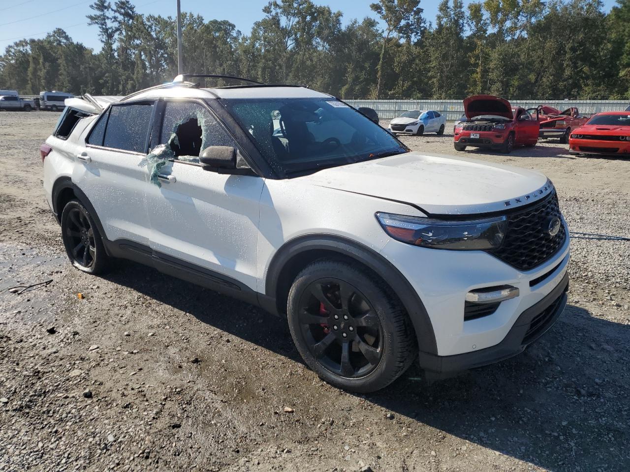 2022 Ford Explorer - Image 4