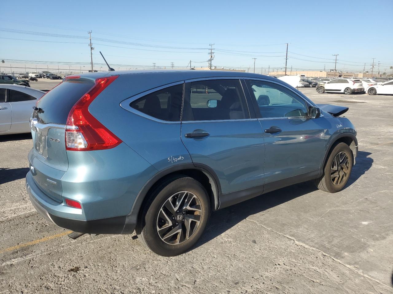 2HKRM4H41GH637020 2016 Honda Cr-V Se