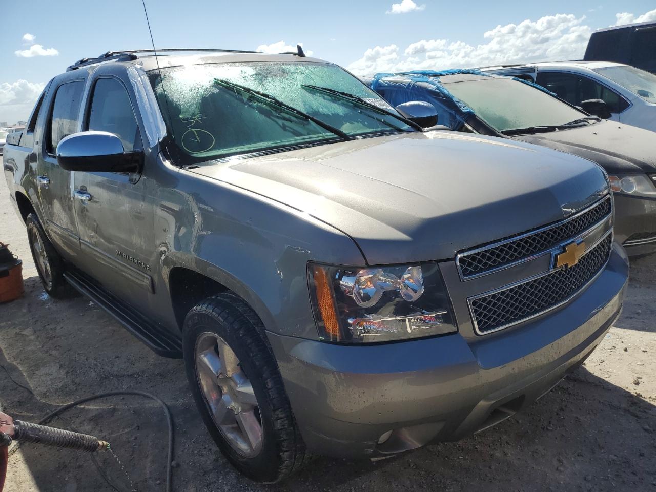 2012 Chevrolet Avalanche - Image 4
