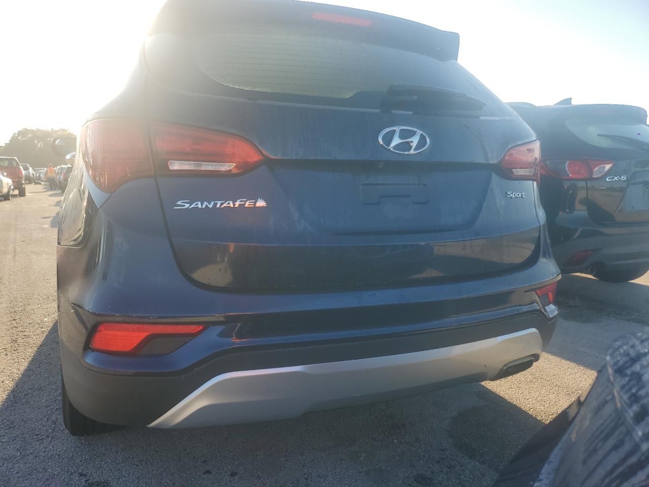 5XYZU3LB5JG563115 2018 Hyundai Santa Fe Sport