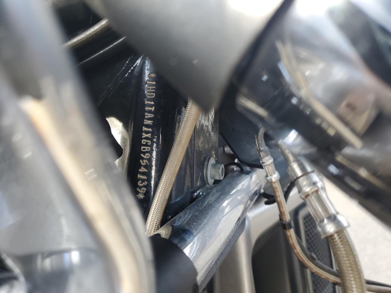 2016 Harley-Davidson Fltruse Cvo Road Glide VIN: 1HD1TAN1XGB954139 Lot: 74851314