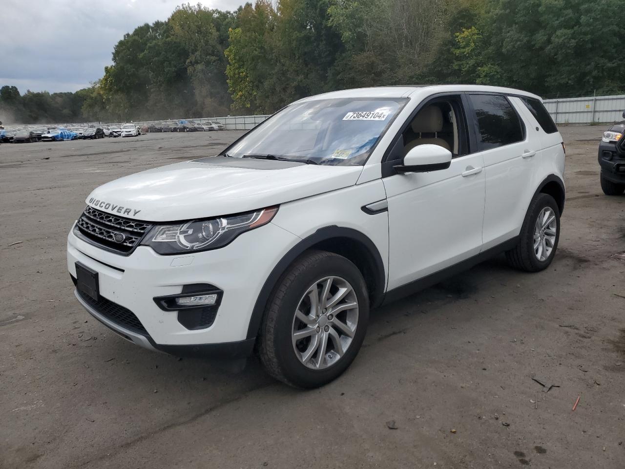 2017 Land Rover Discovery - Image 1