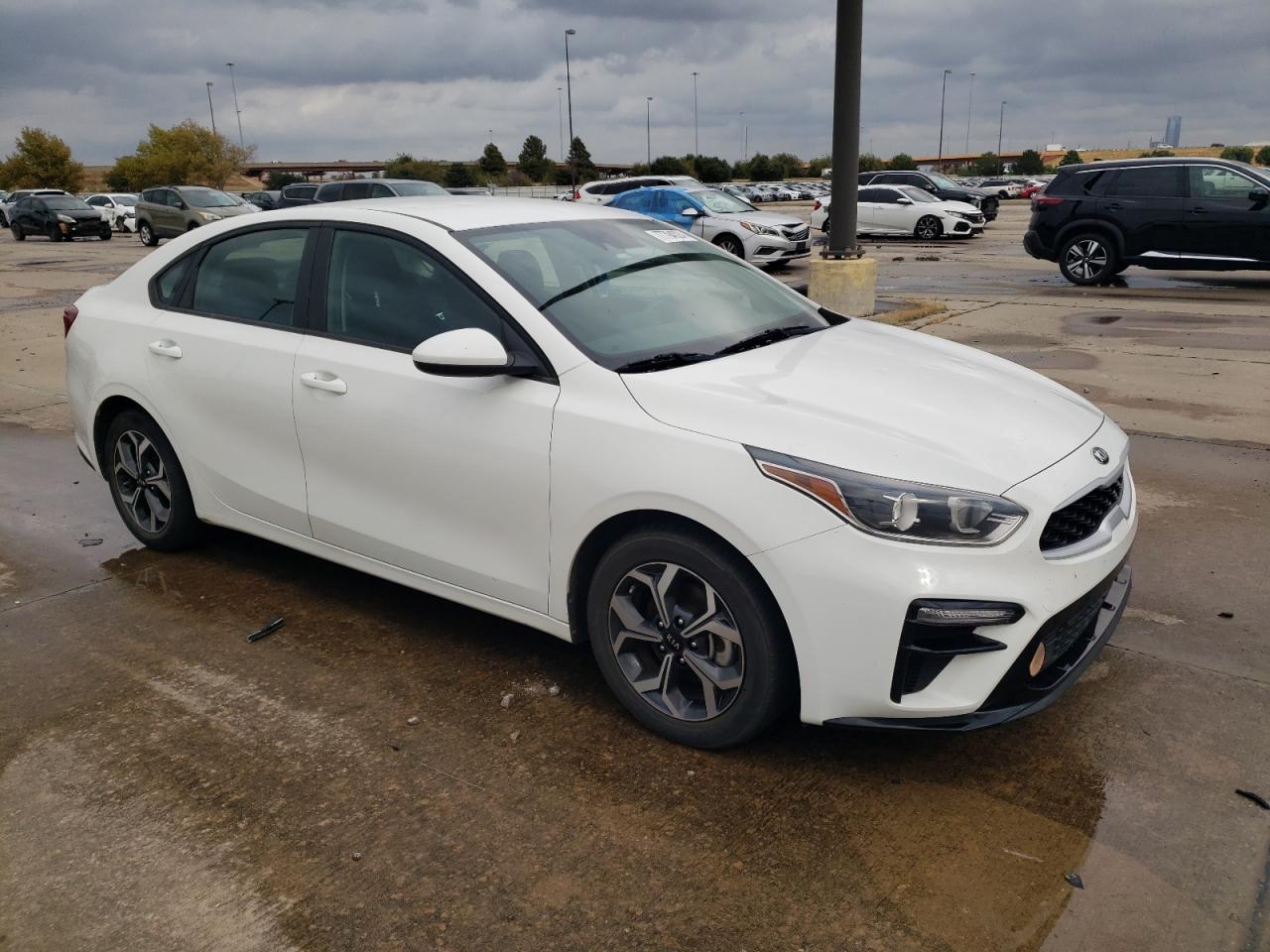 2021 Kia Forte - Image 4