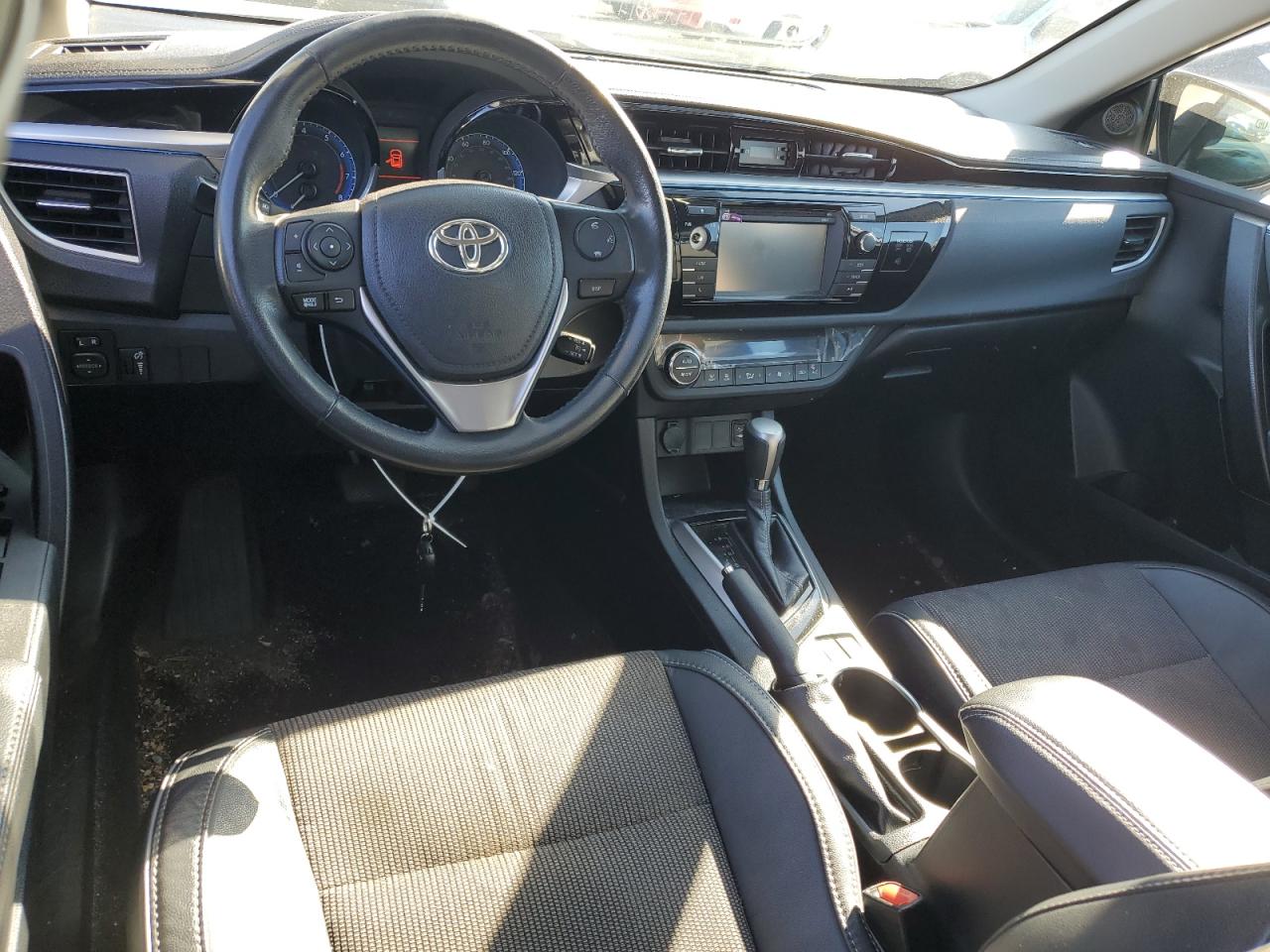 2015 Toyota Corolla L VIN: 2T1BURHE0FC305563 Lot: 74989184
