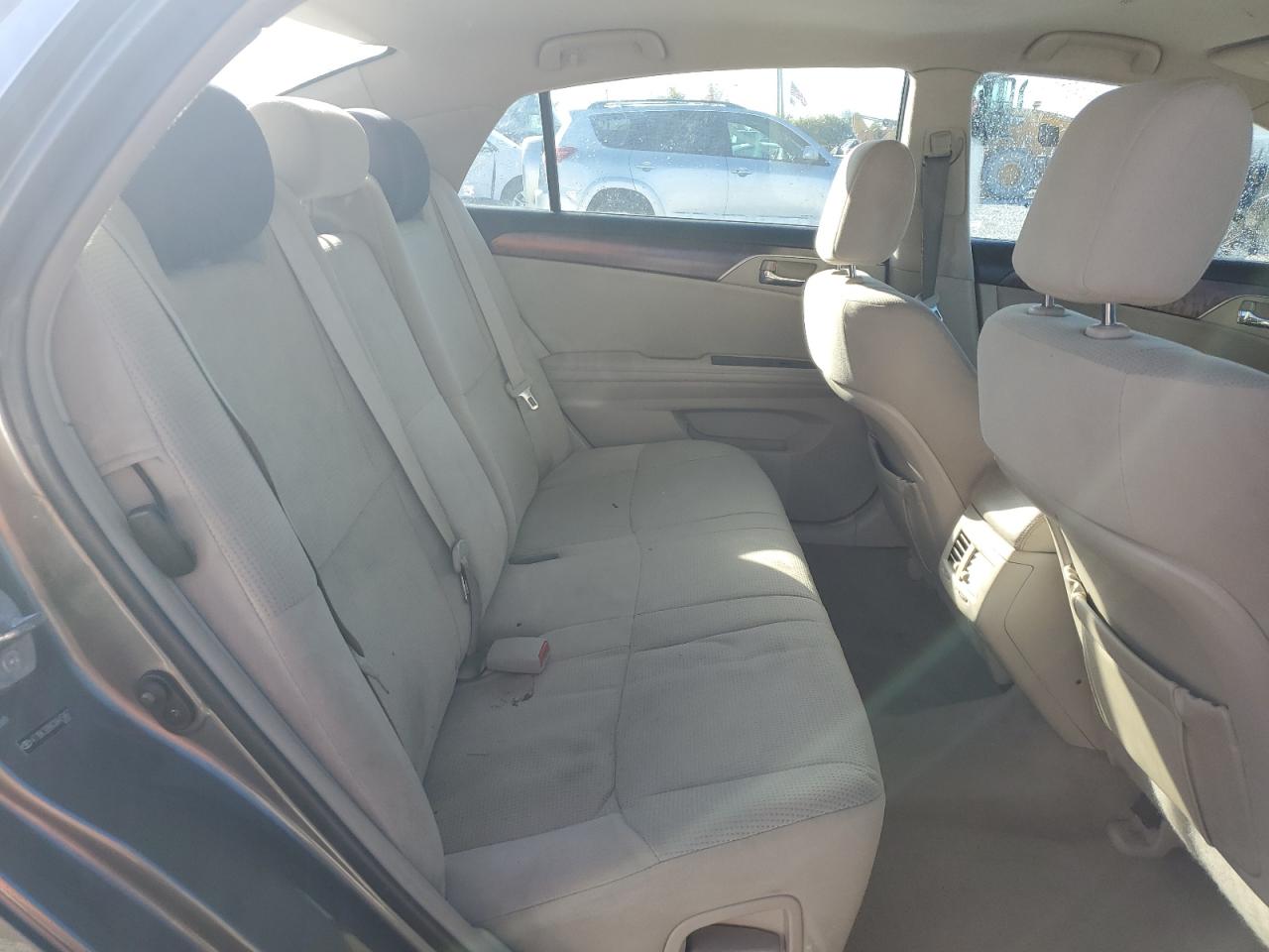 2012 Toyota Avalon - Image 10