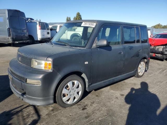 2004 Toyota Scion Xb