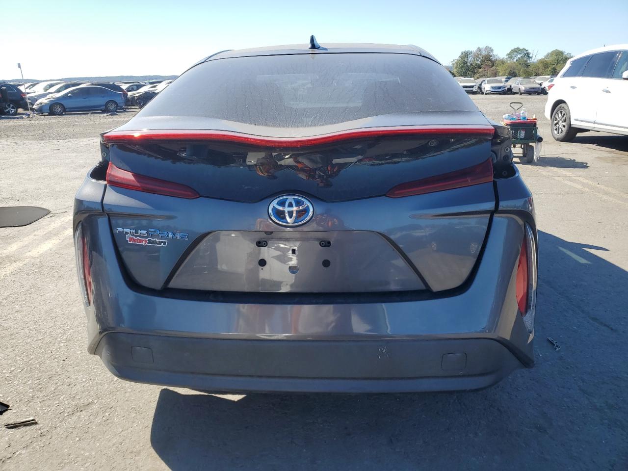 JTDKARFP2H3044087 2017 Toyota Prius Prime