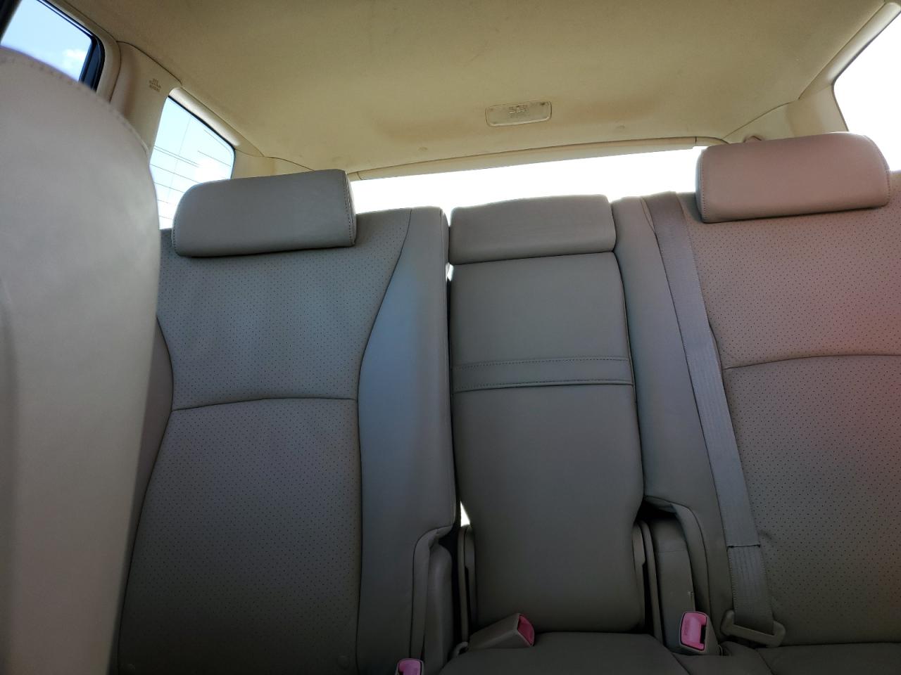 2005 Toyota Highlander - Image 10
