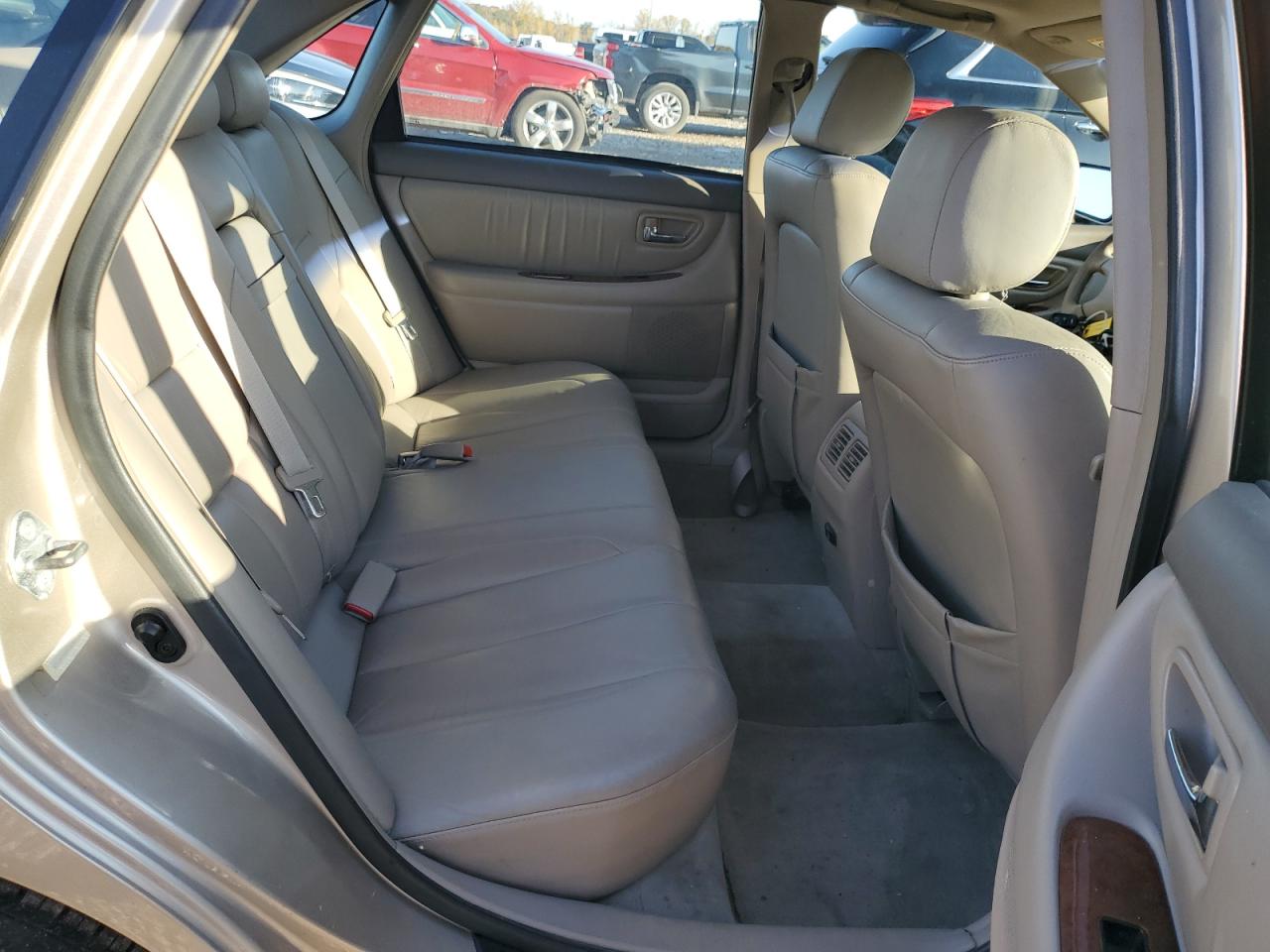 2003 Toyota Avalon - Image 10