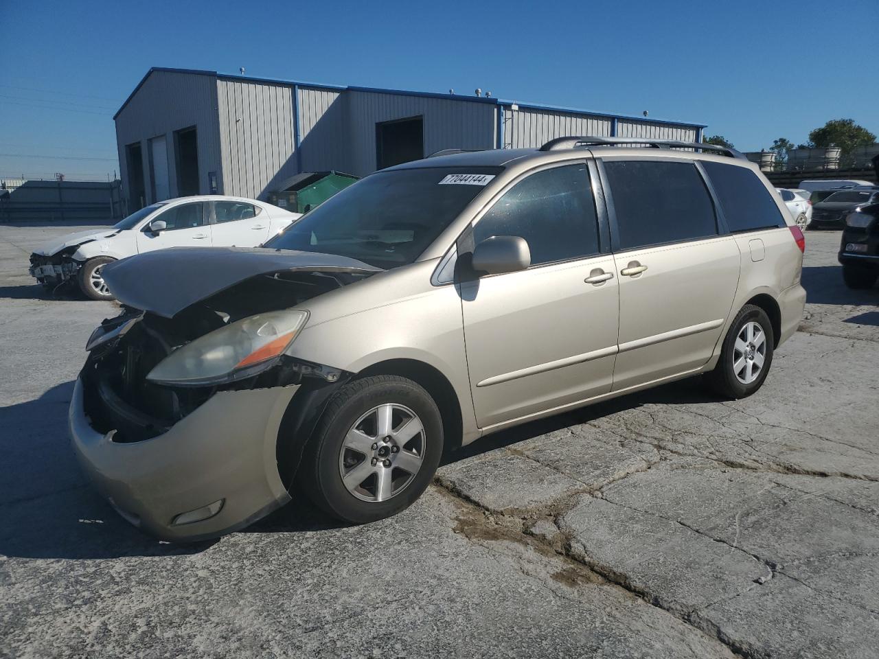 2008 Toyota Sienna - Image 1